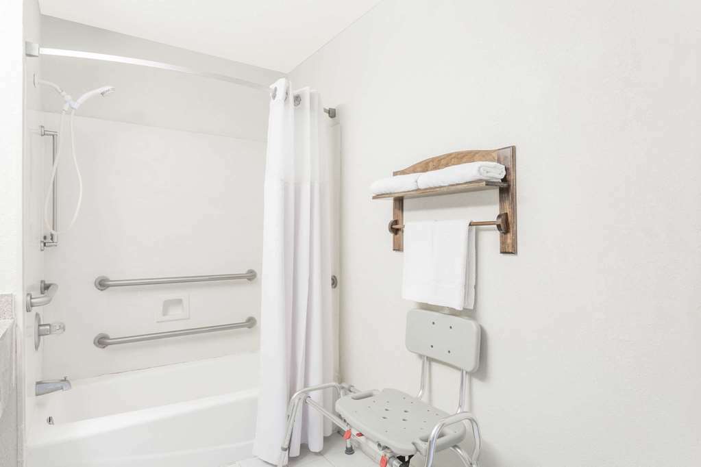 Brentwood Inn & Suites Suffolk Cameră foto